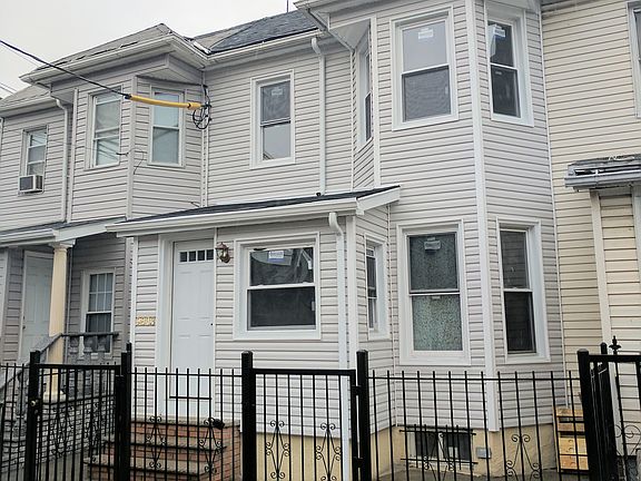 2nd image of 9833 212th St