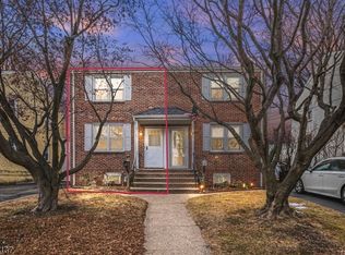 21 Myrtle St, Cranford, NJ 07016