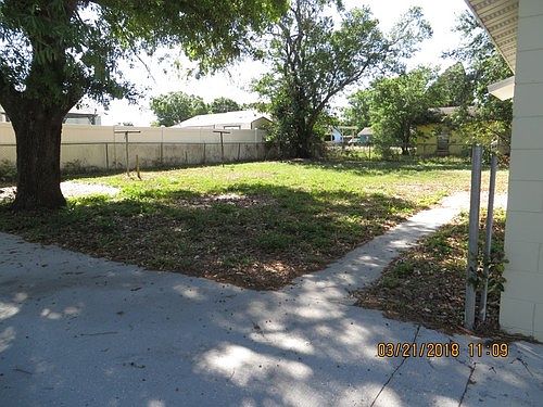 4th image of 669 Duncan Cir W