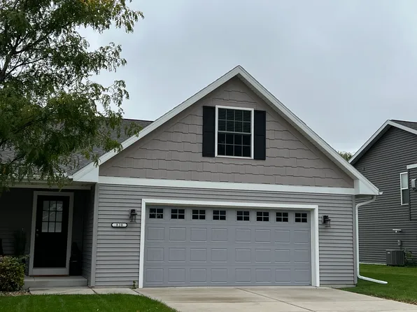 826 Thompson Dr, Oregon, WI 53575
