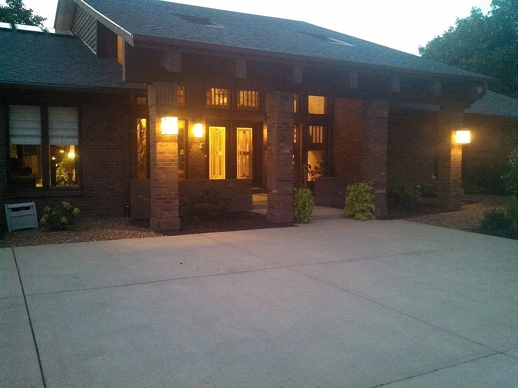 1903 Trout Valley Dr photo 1