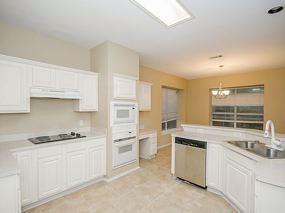 4th image of 6701 Bankhead Ln