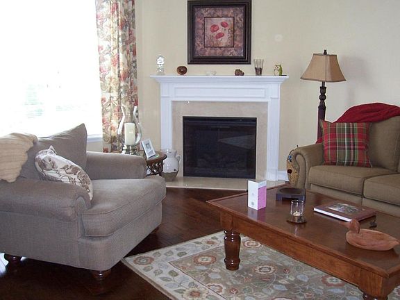 2nd image of 4403 Ellipse Dr