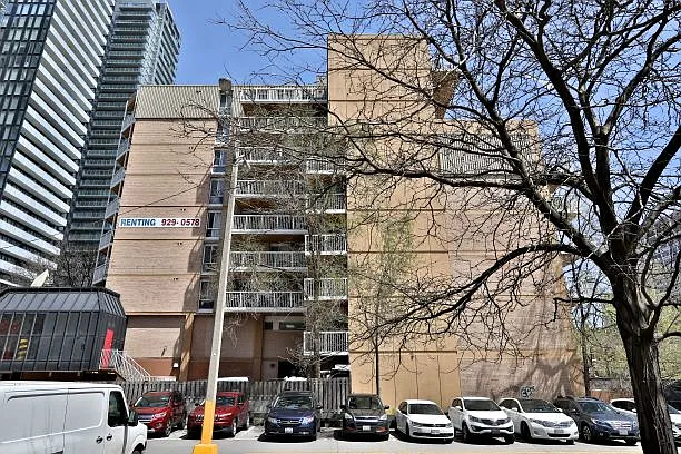 25 Wellesley St W — Photo 24