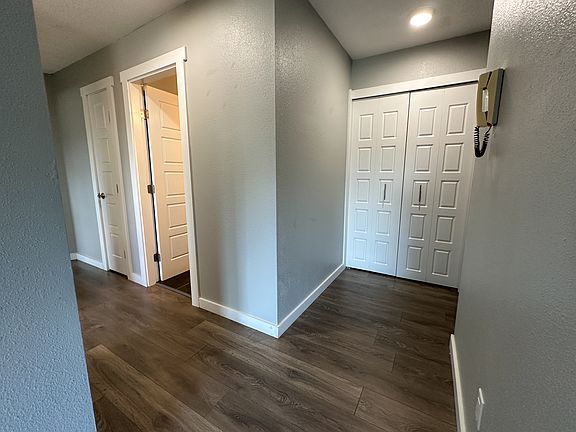 4th image of 567 Victoria St E #204
