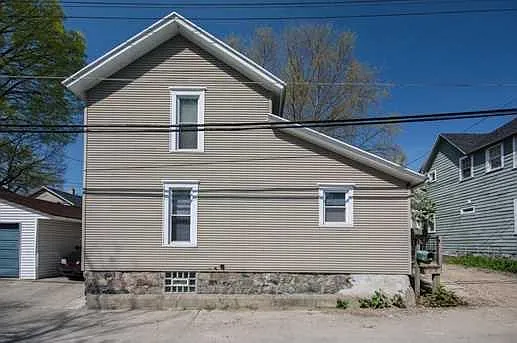 540 Livingston Ave NE — Photo 14