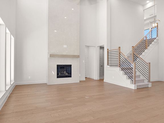 3rd image of 31619 Bluebell Ave