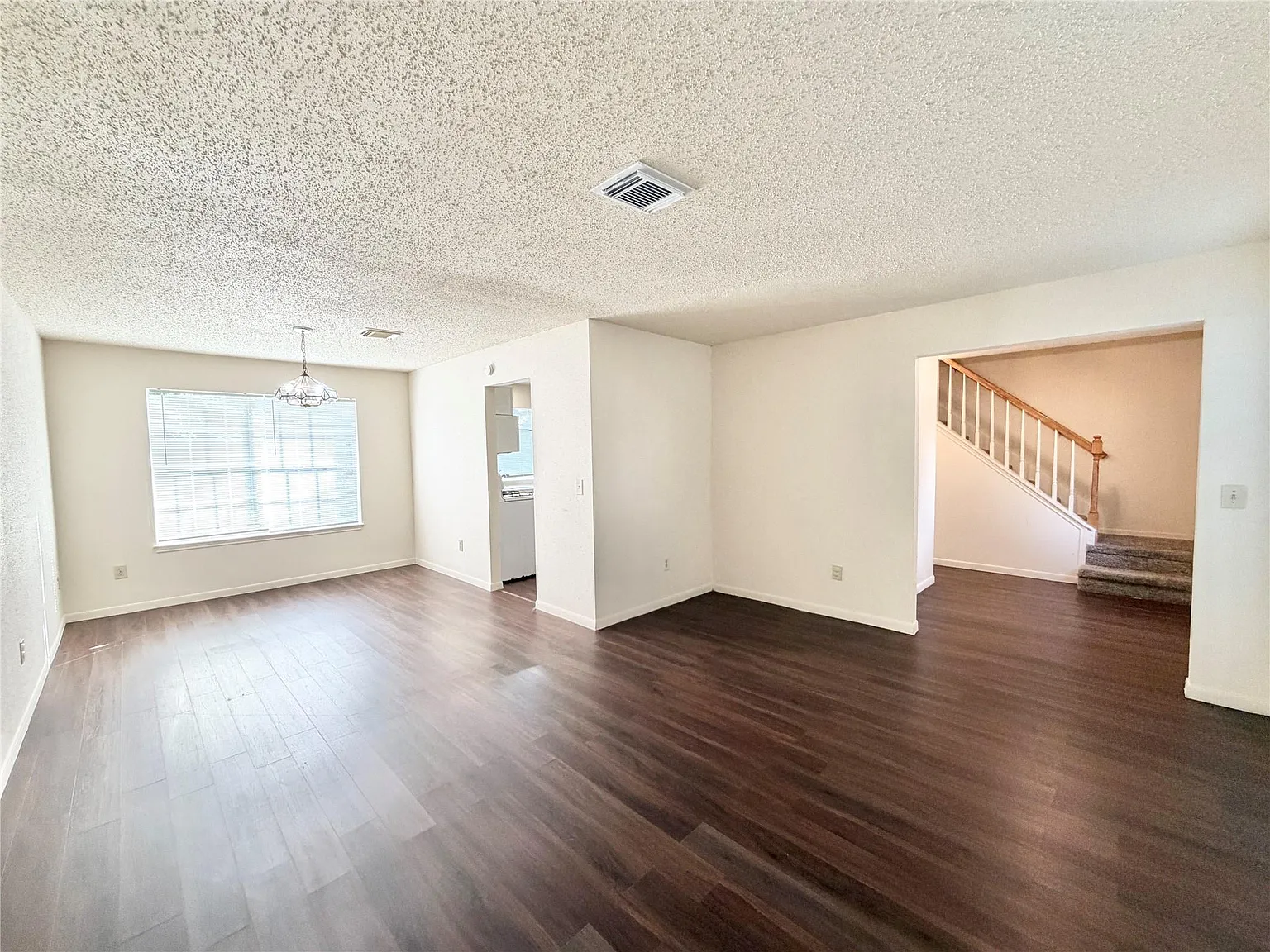 3 bed, 2.5 bath, 1760 sqft, $1,845 — Photo 4