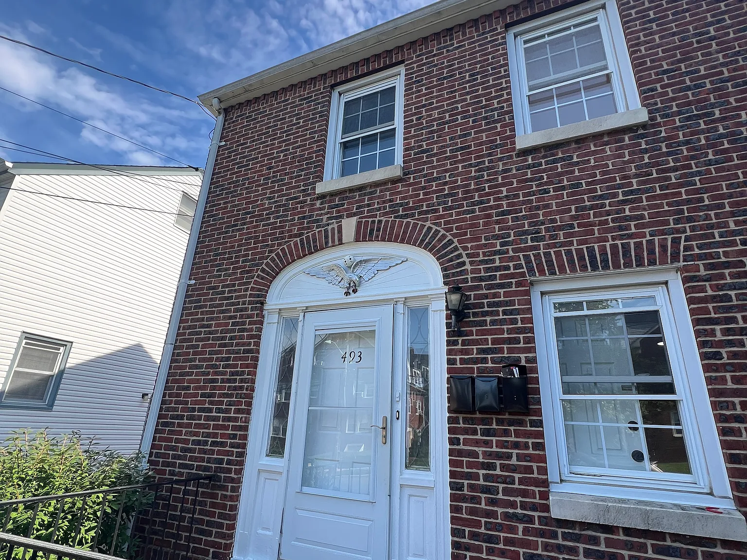 3 bed, 900 sqft, $3,200 — Photo 1