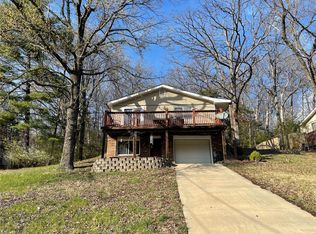5925 Ozark Dr, High Ridge, MO 63049