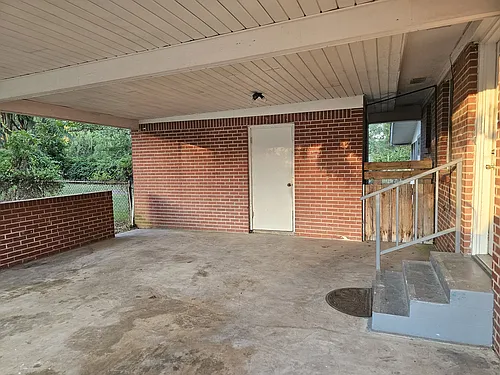 114 Fairlane Dr Photo 1