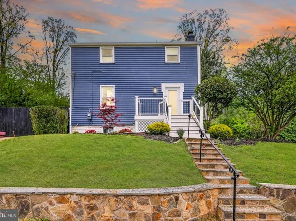 2213 S Dinwiddie St, Arlington, VA 22206