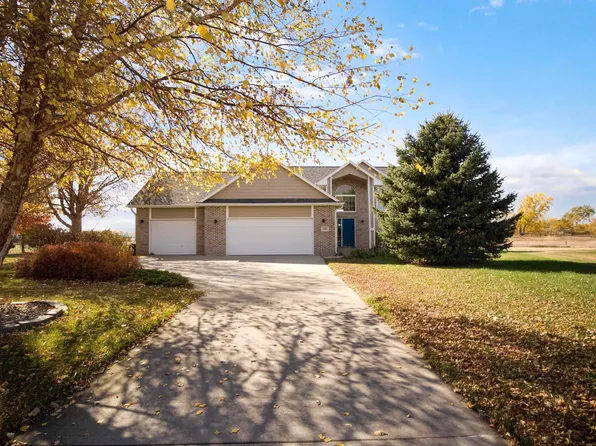706 Red Cedar Ct, Jefferson, SD 57038