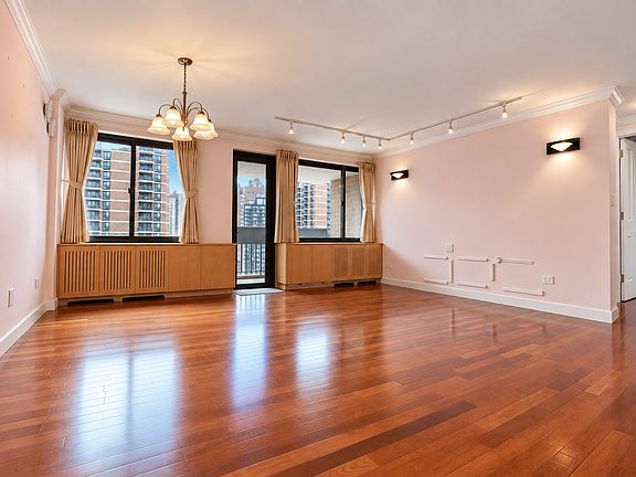 5th image of 333 Pearl St APT 18D