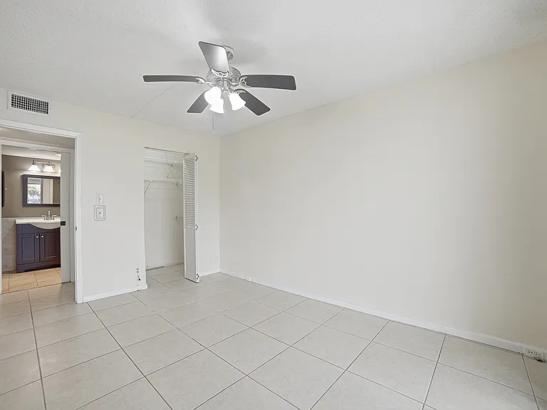 1025 Newcastle Dr #1025-B — Photo 19