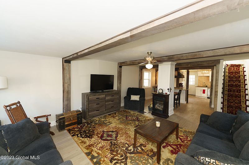 5th image of 1503 Albany Street