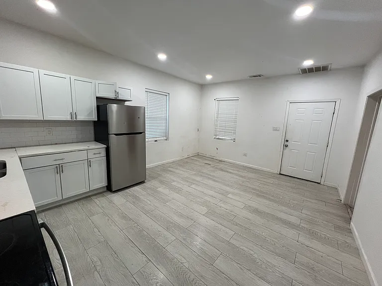 410 S Vaden St #B — Photo 2
