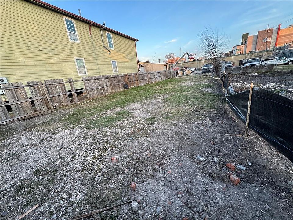 1st image of 740 S Rendon St