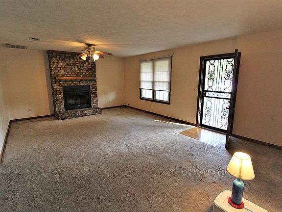 5th image of 309 Lake Farm Rd