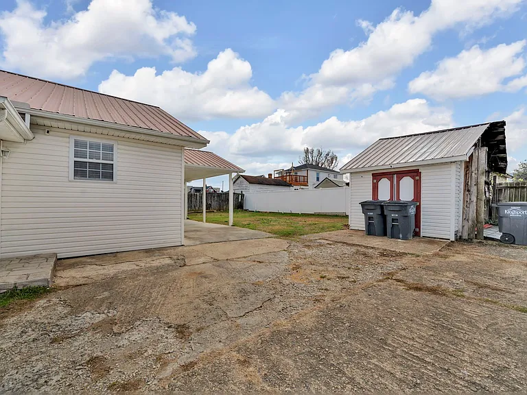 638 Branch St — Photo 2