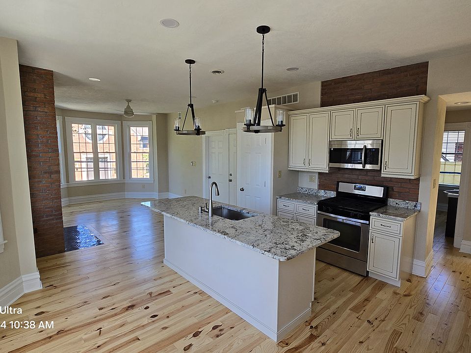 1st image of 208 Center Ave APT 2