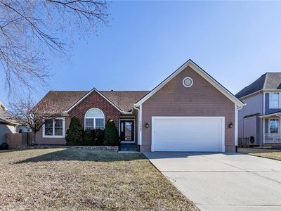 15433 S Dice Ln, Olathe, KS, 66062
