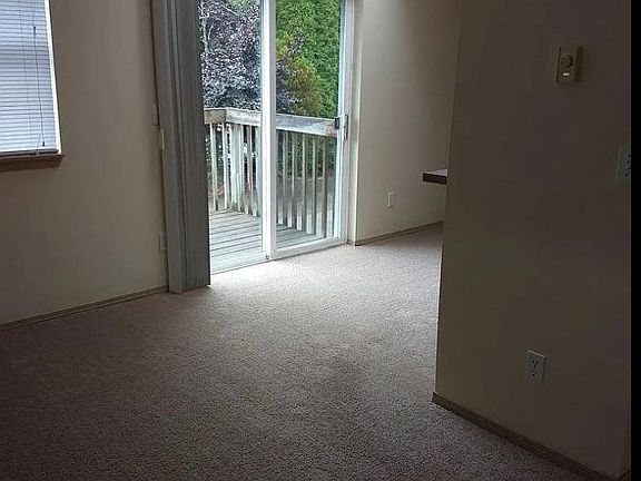 3rd image of 1571 H St APT 102