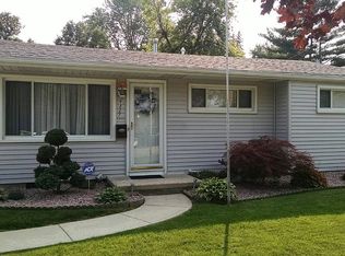 1327 Cady St, Maumee, OH 43537