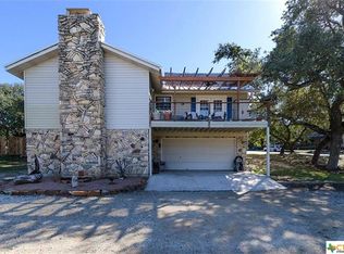 750 Paradise Dr, Canyon Lake, TX 78133