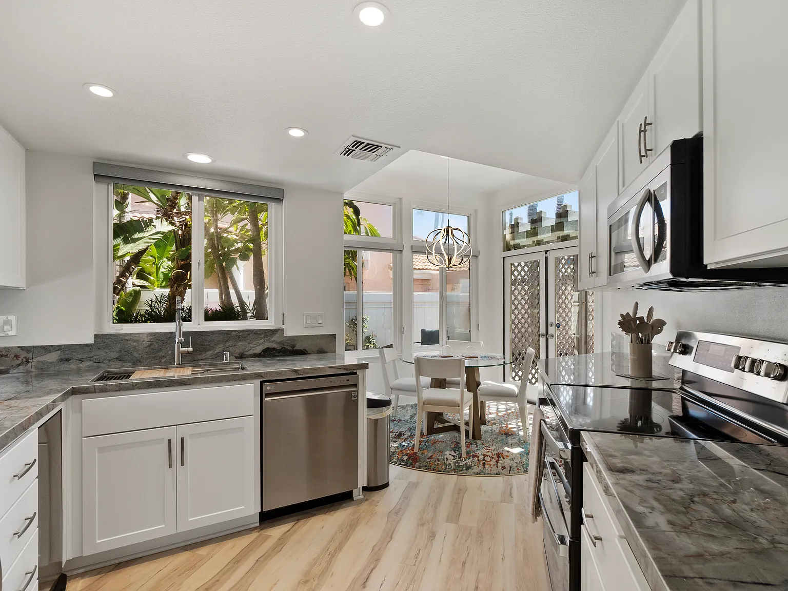 2 bed, 1830 sqft, $6,100 — Photo 1