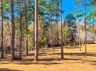 83 Huckleberry N, Poplarville, MS 39470