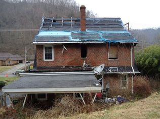 21398 Riverside Dr, Grundy, VA 24614