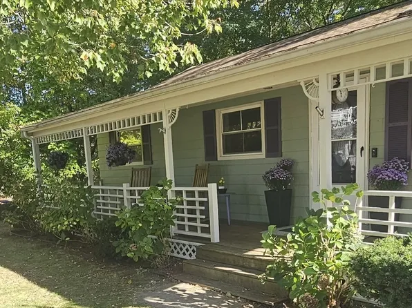 139 Hackett Ave, Attleboro, MA 02703