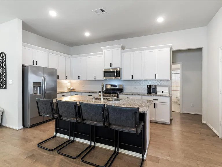 1262 Gainesville Dr — Photo 13