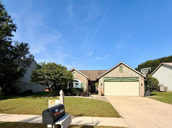 1480 Hedge Ct, Greenfield, IN 46140