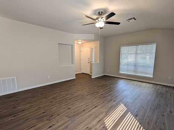 4th image of 17512 Port Hood Dr