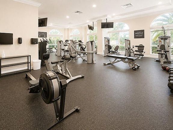 4th image of 616 Clearwater Park Rd APT 513
