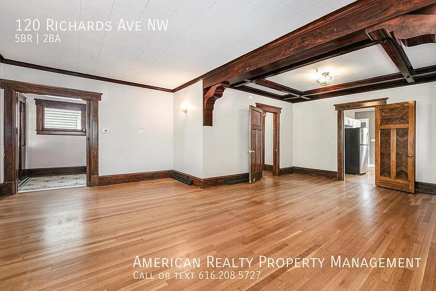 5 bed, 1707 sqft, $3,300 — Photo 2