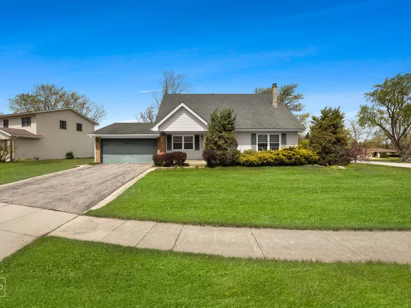 54 Smethwick Ln, Elk Grove Village, IL 60007