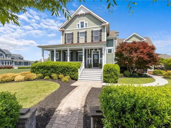 1944 Emelita Dr, Virginia Beach, VA 23456