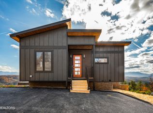 1834 Blue Tick Way, Sevierville, TN 37876