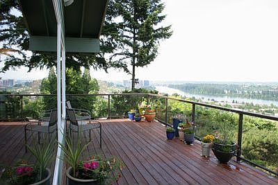 1100 sf deck