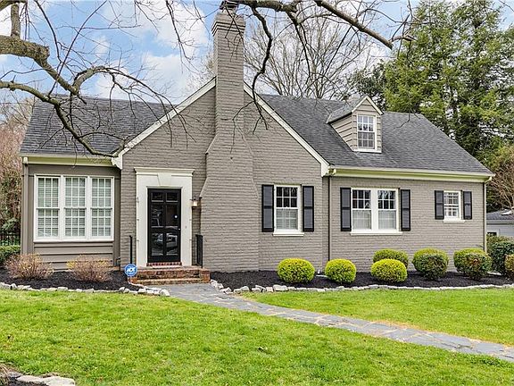 3rd image of 4301 N Ashlawn Dr
