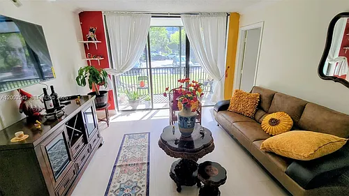 3101 N Country Club Dr Photo 1