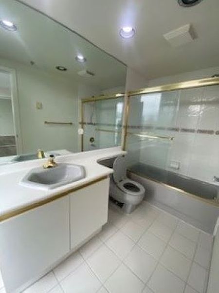 Vancouver Apartment for rent - 2 Bedrooms — photo 10