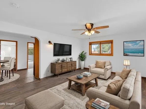W10723 Blackhawk Trl #4, Fox Lake, WI 53933