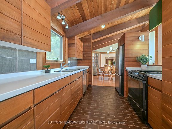 5th image of 17585 Mississauga Rd #14