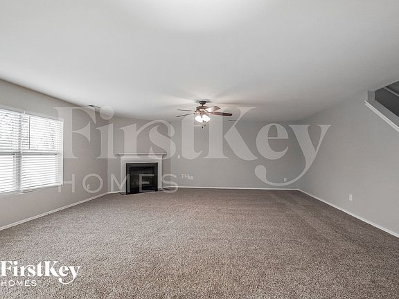3rd image of 924 Bent Branch St