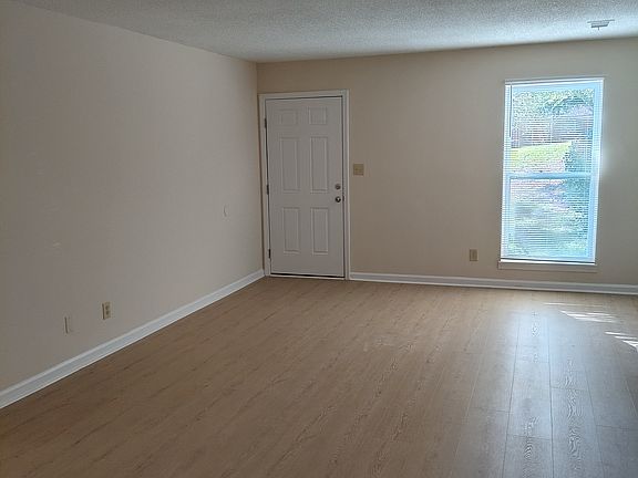 2nd image of 822 Farm Creek Rd NE #822