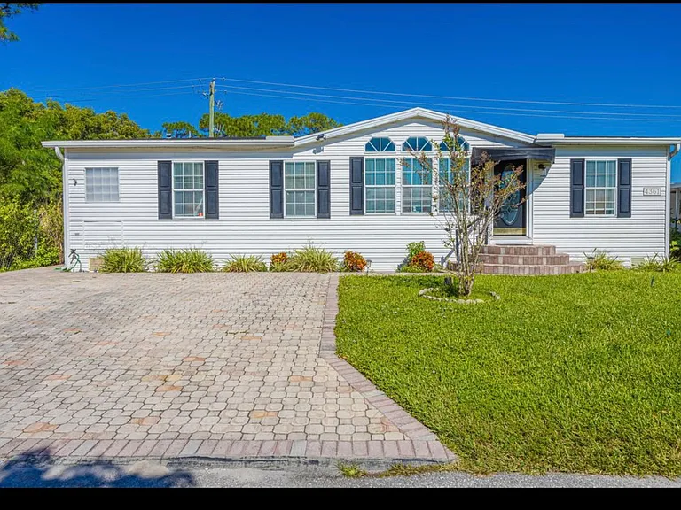 White Pine Dr — Photo 8